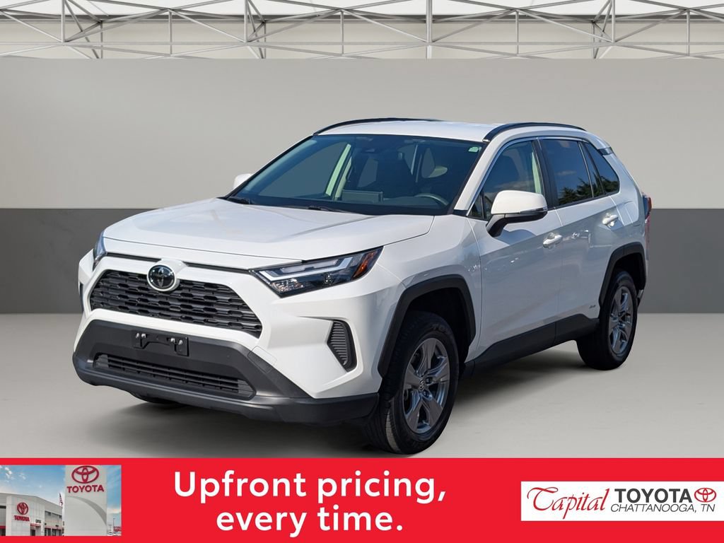 Used 2025 Toyota RAV4 XLE AWD/4WD image 4