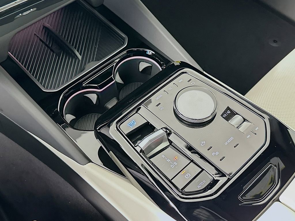 New 2026 BMW i5 eDrive40 w/ Premium Package image 15