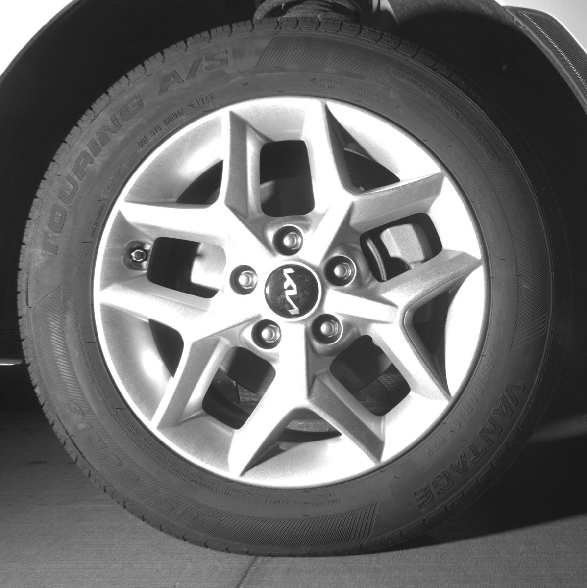 Used 2025 Kia Soul LX w/ LX Technology Package FWD image 13