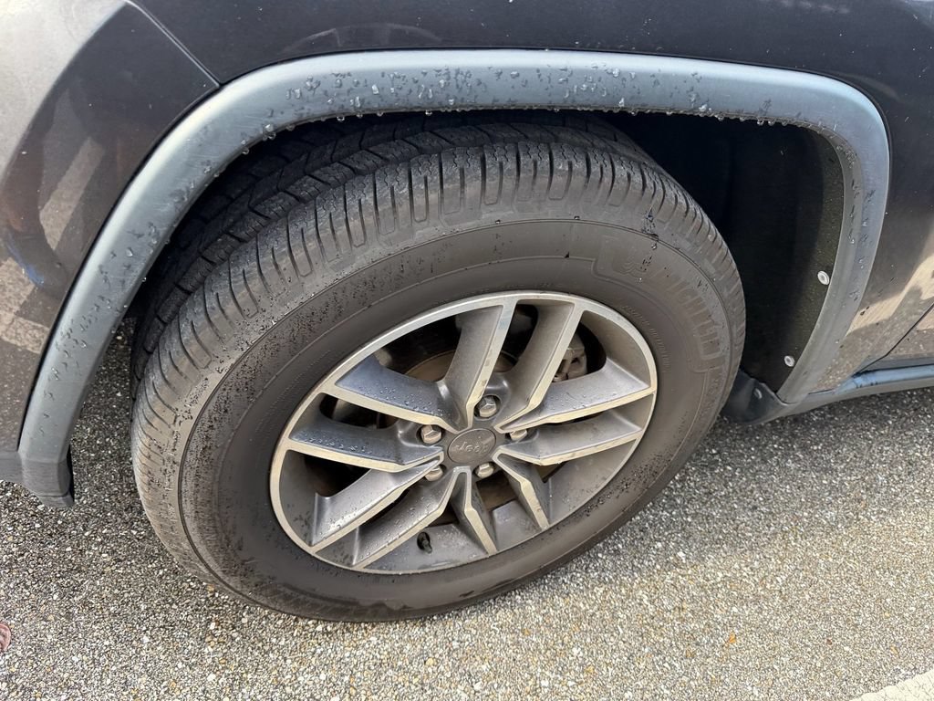 Used 2019 Jeep Grand Cherokee Limited RWD image 5