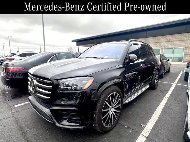 Used 2025 Mercedes-Benz GLS 580 4MATIC image 3