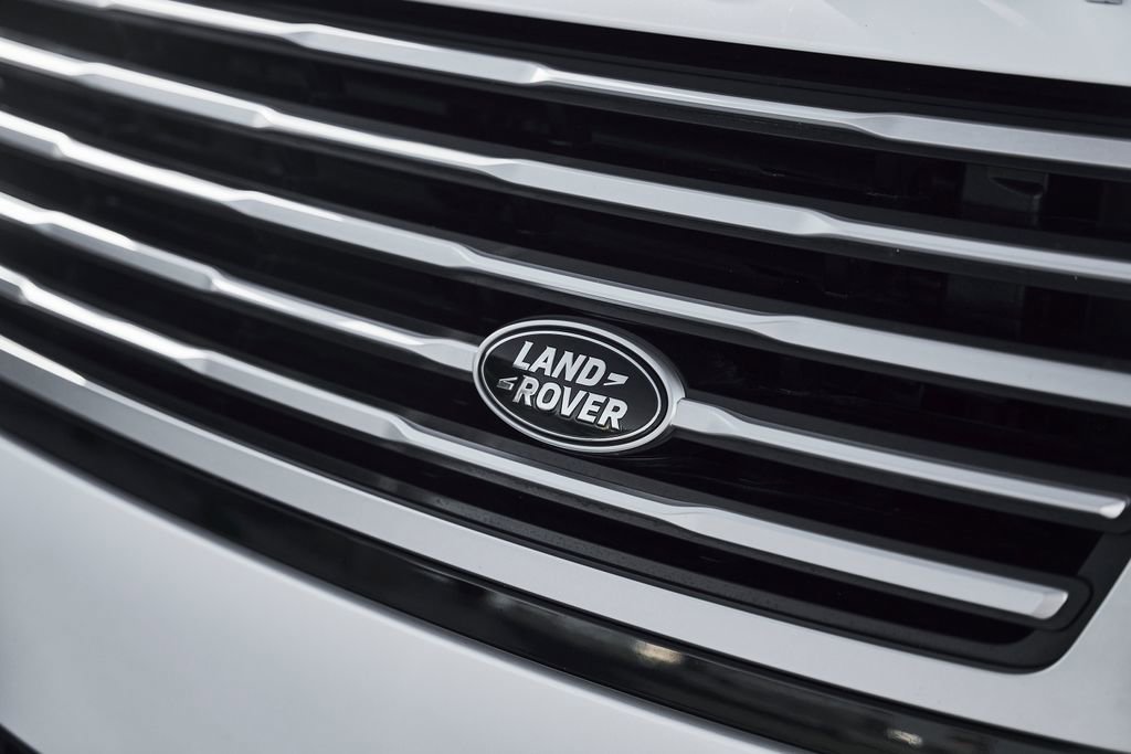 Used 2024 Land Rover Range Rover SV AWD/4WD image 8