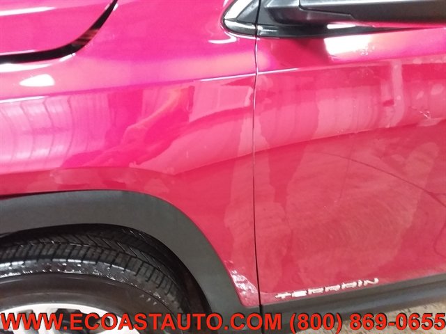 Used 2022 GMC Terrain SLE w/ Driver Convenience Package AWD/4WD image 13
