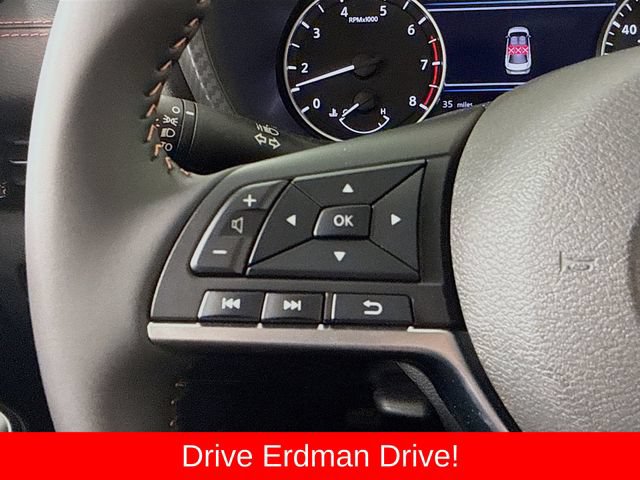 Used 2025 Nissan Sentra SR w/ Midnight Edition FWD image 12