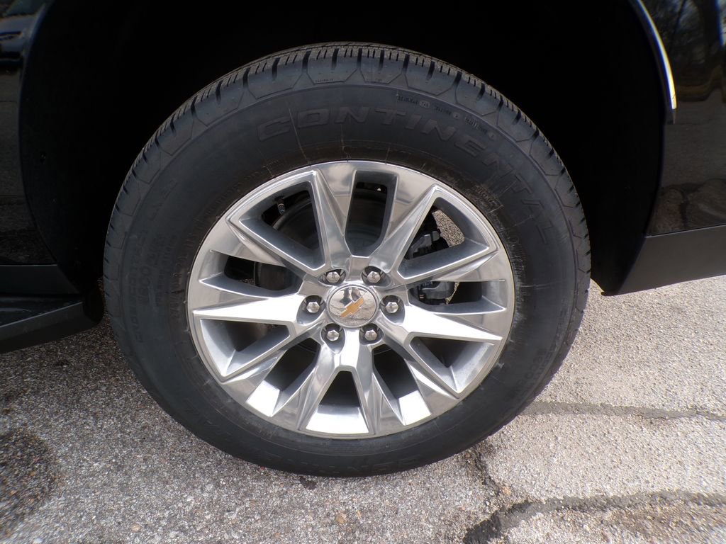 New 2026 Chevrolet Suburban Premier AWD/4WD image 8