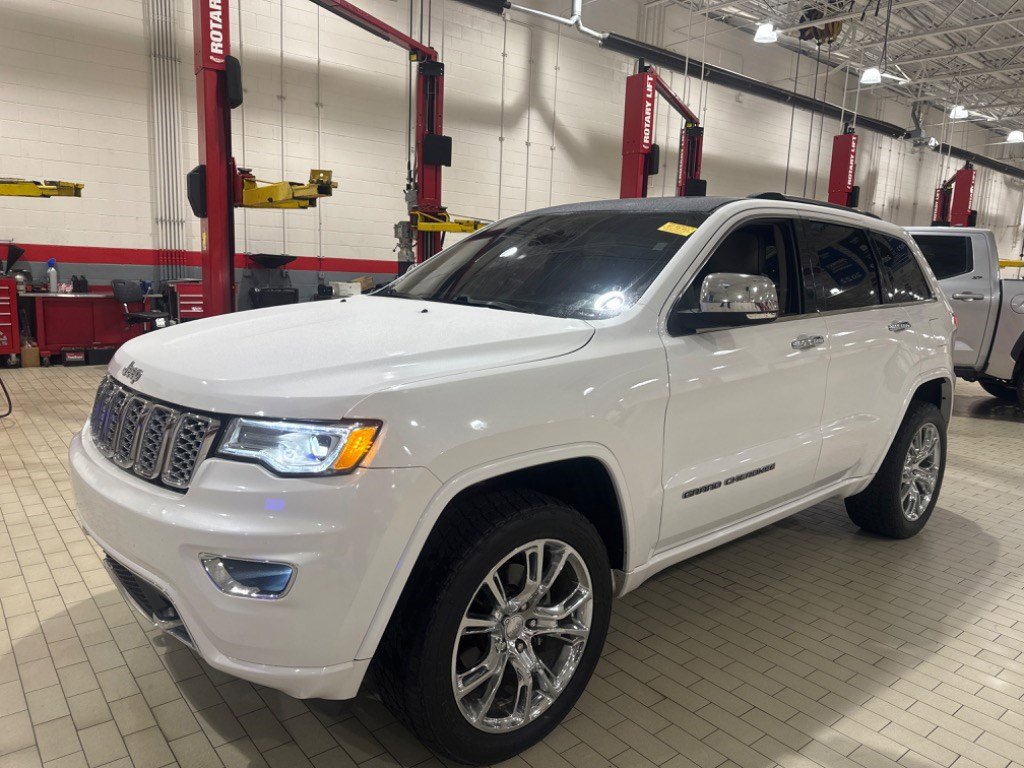 Used 2017 Jeep Grand Cherokee Overland AWD/4WD image 14