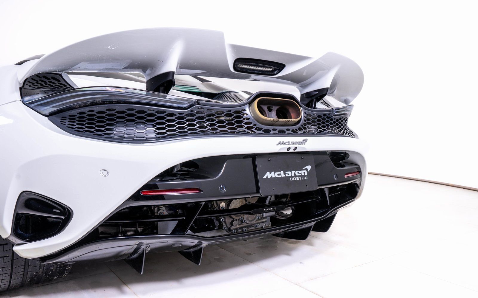Used 2025 McLaren 750S RWD image 11