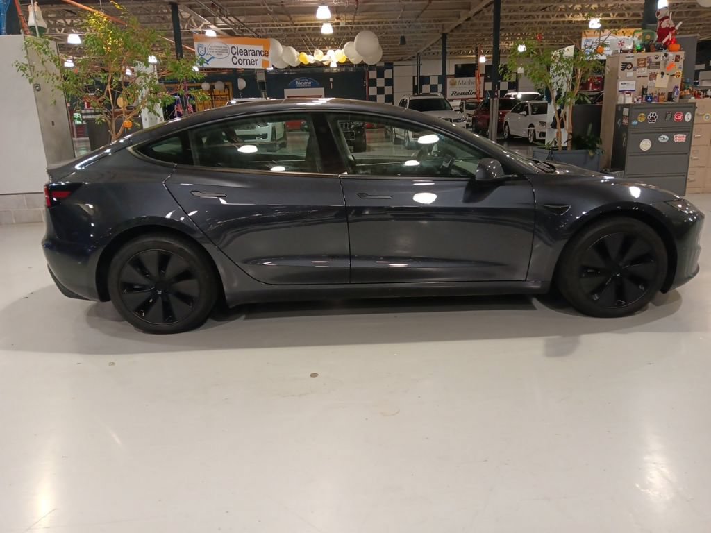 Used 2025 Tesla Model 3 RWD image 10