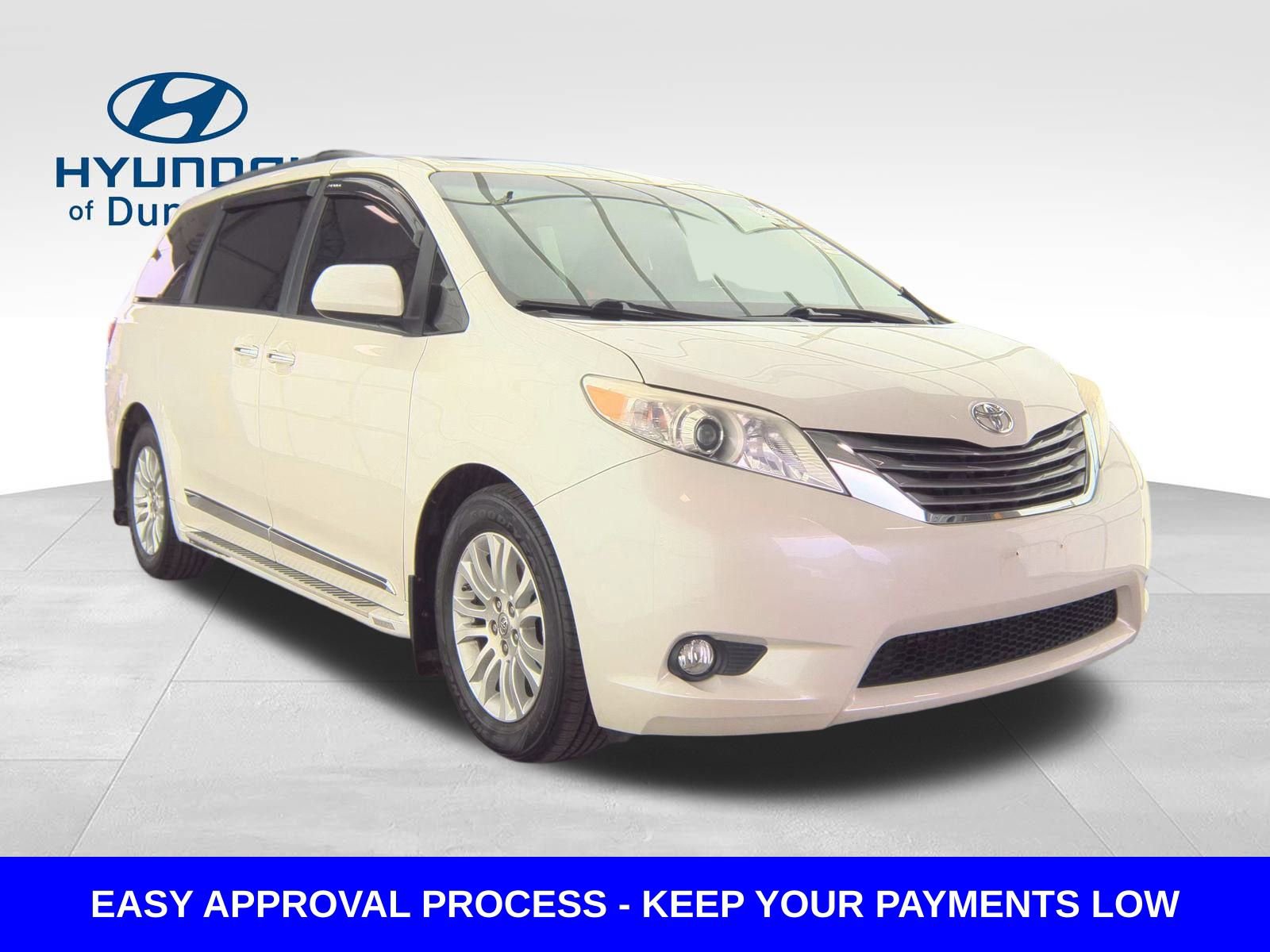 Used 2017 Toyota Sienna XLE Premium image 5