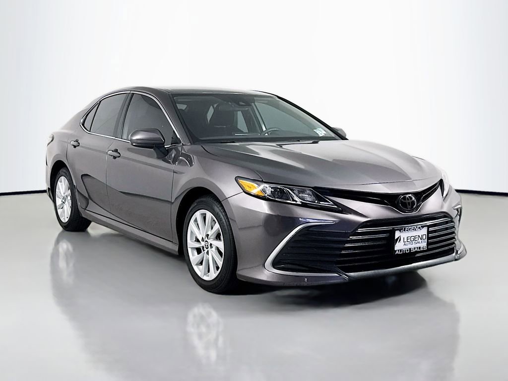 Used 2023 Toyota Camry LE FWD image 3