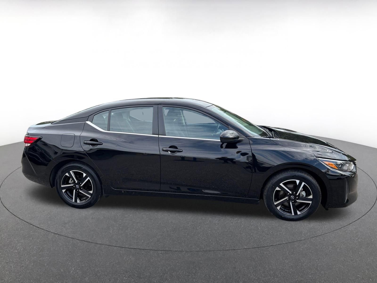 Used 2025 Nissan Sentra SV FWD image 15