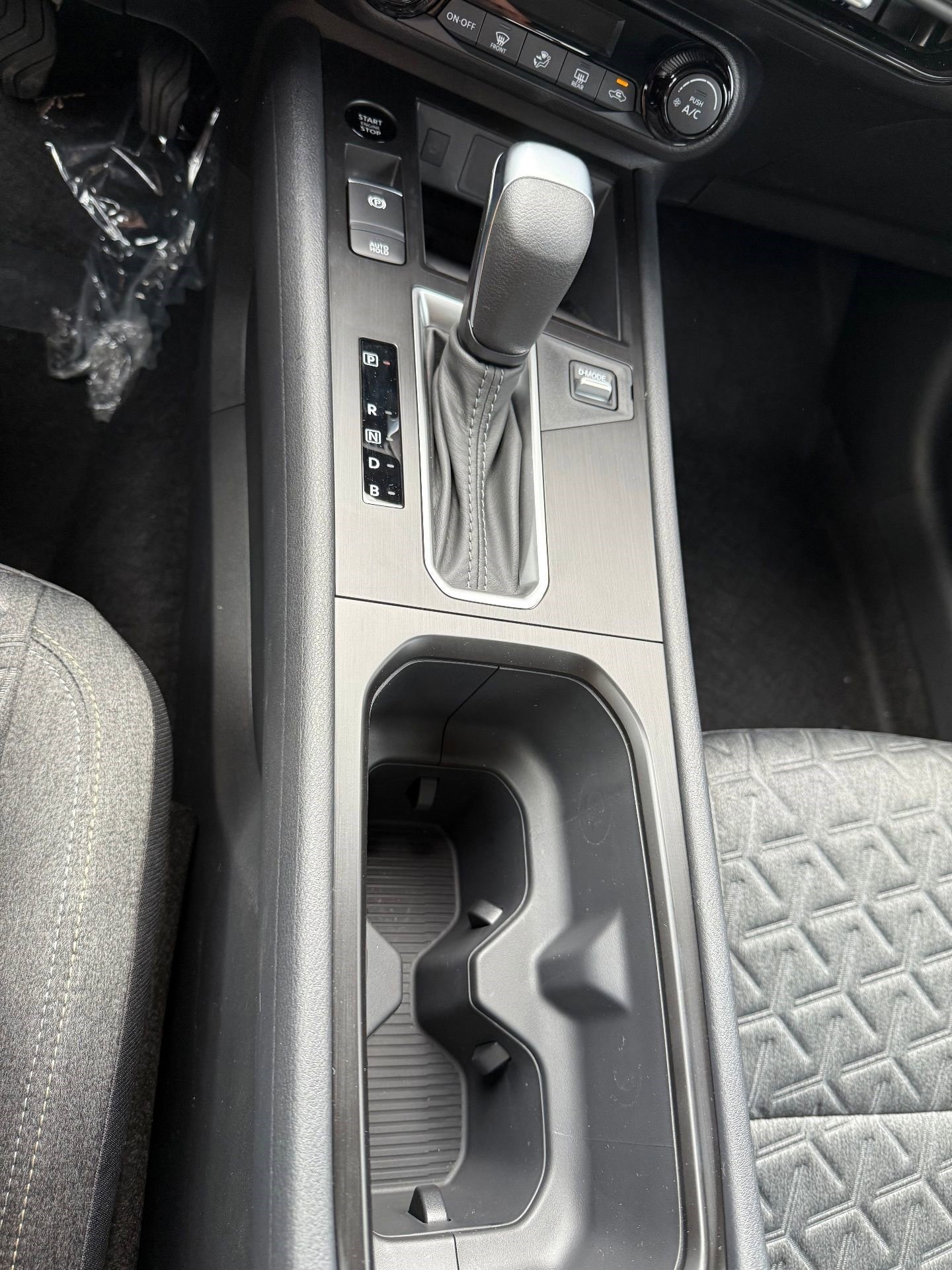 New 2026 Nissan Kicks SV w/ Cold Weather Package image 25