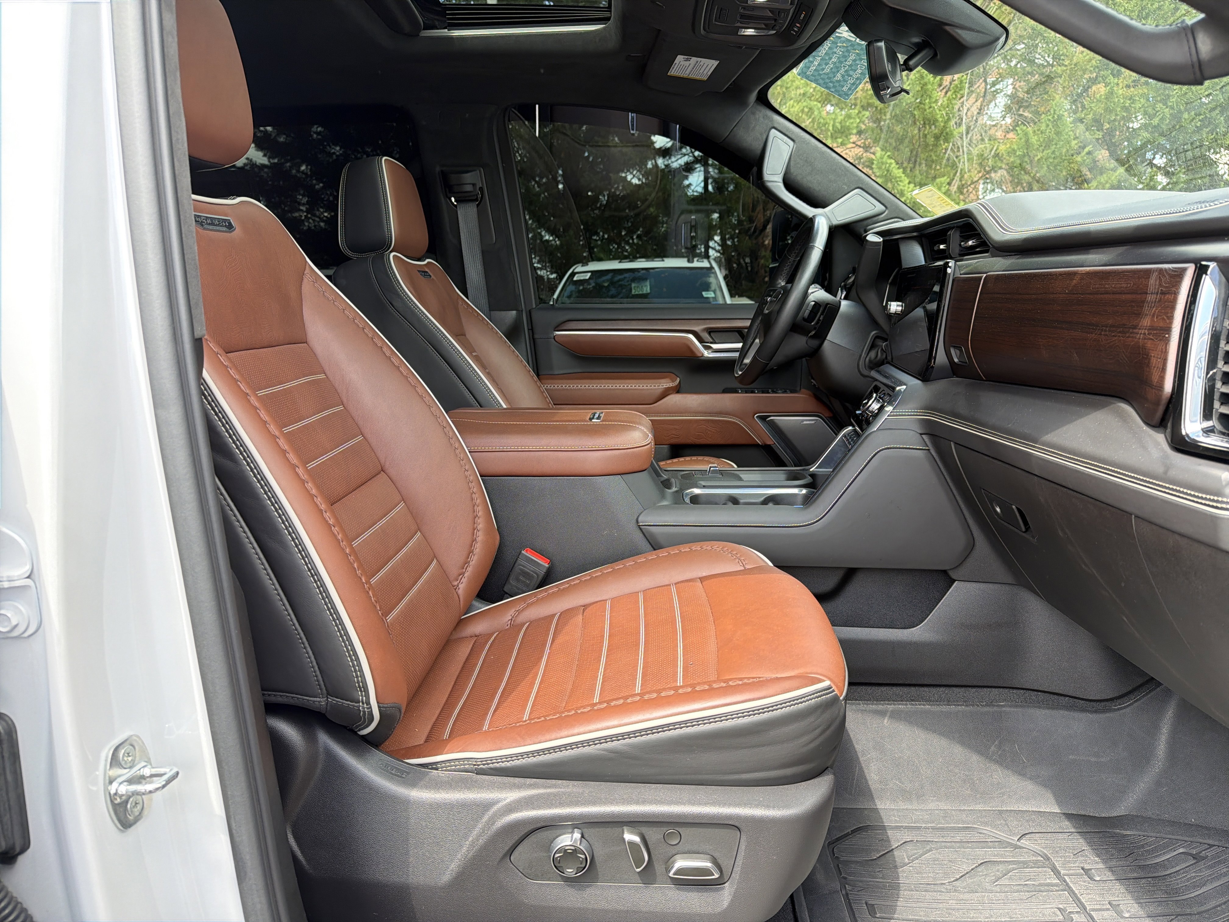 Used 2024 GMC Sierra 2500 Denali Ultimate image 33