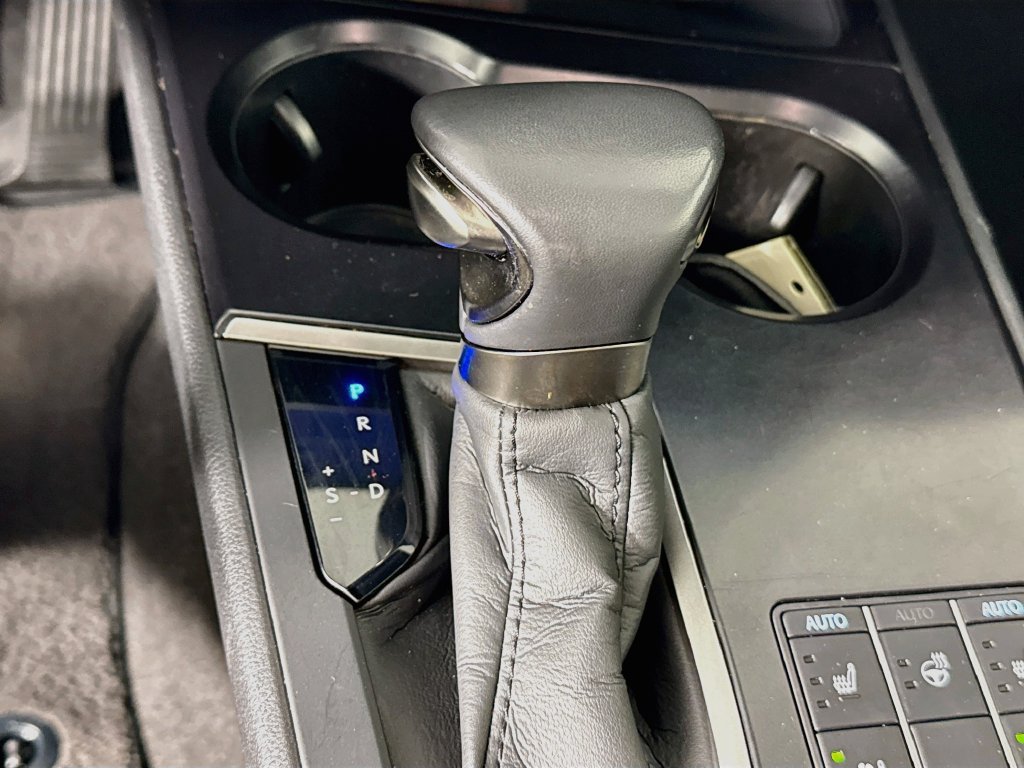 Used 2023 Lexus UX 250h AWD w/ Accessory Package (Z1) image 17