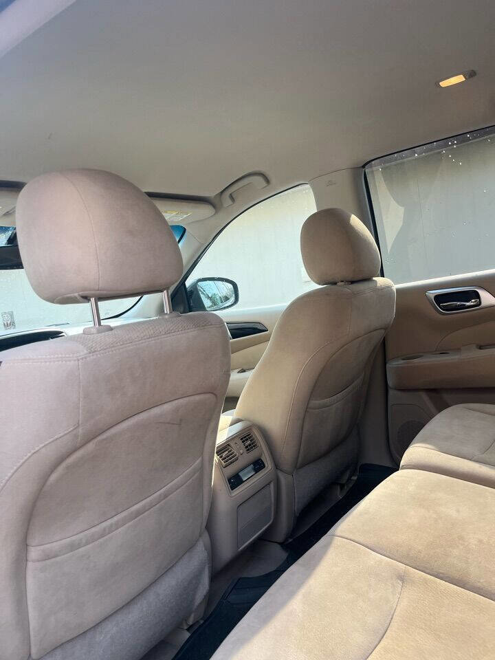 Used 2015 Nissan Pathfinder SV w/ Cargo Package image 19