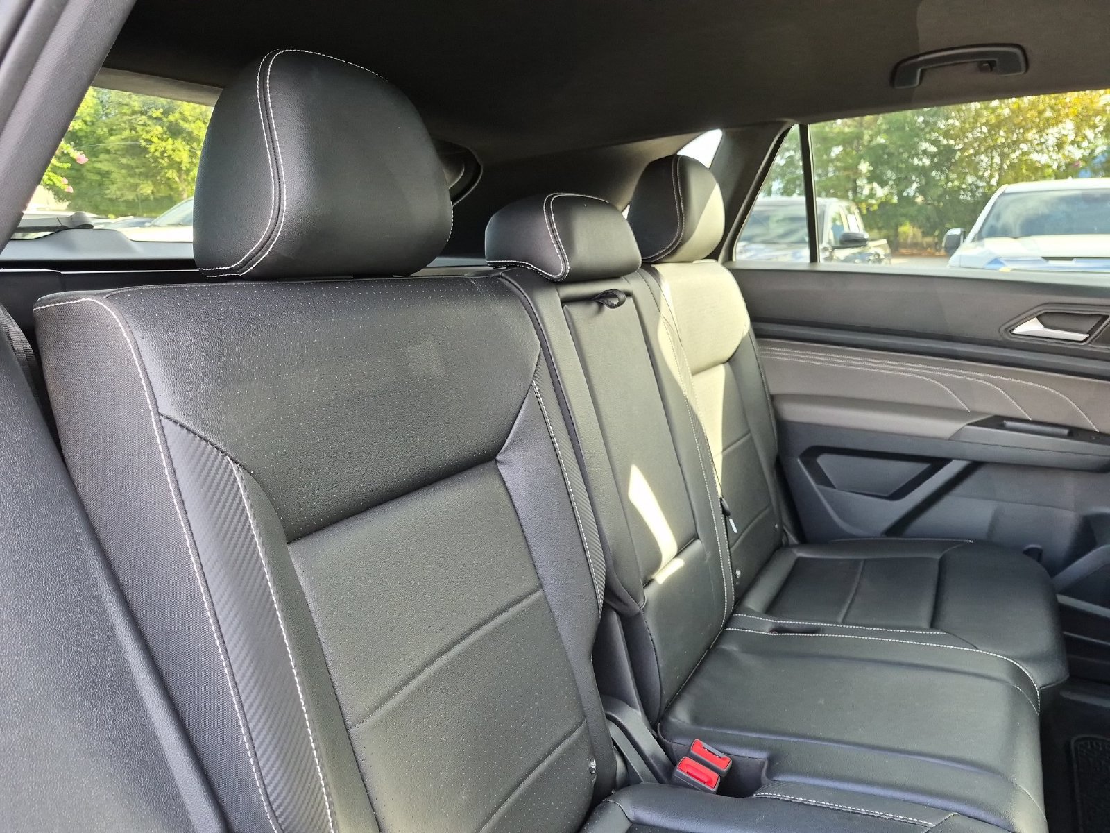 Used 2022 Volkswagen Atlas Cross Sport SE AWD/4WD image 30