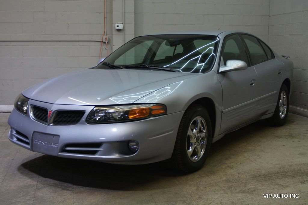 Used 2005 Pontiac Bonneville SE image 2