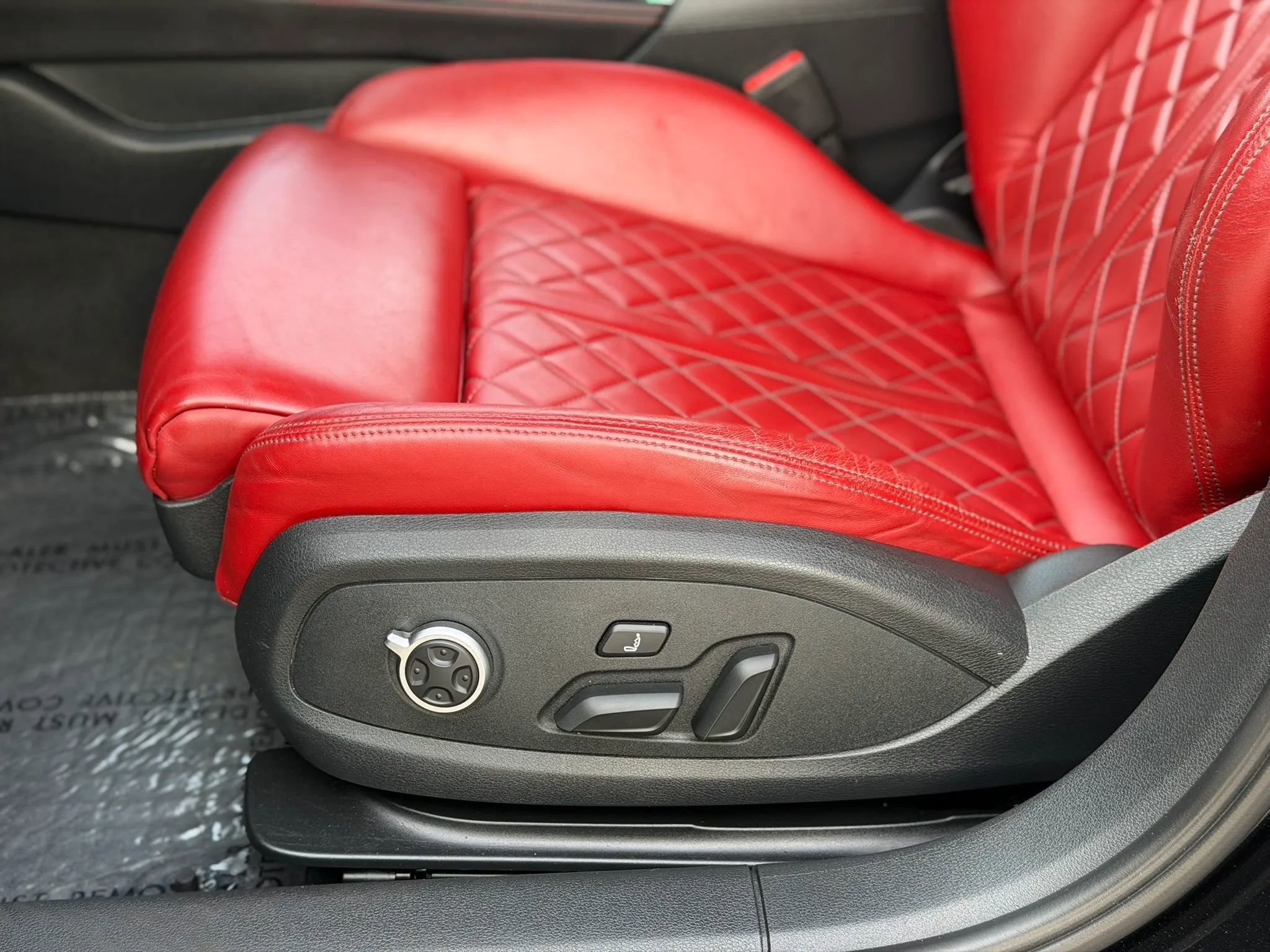 Used 2019 Audi S4 Premium Plus w/ Premium Plus Package image 34