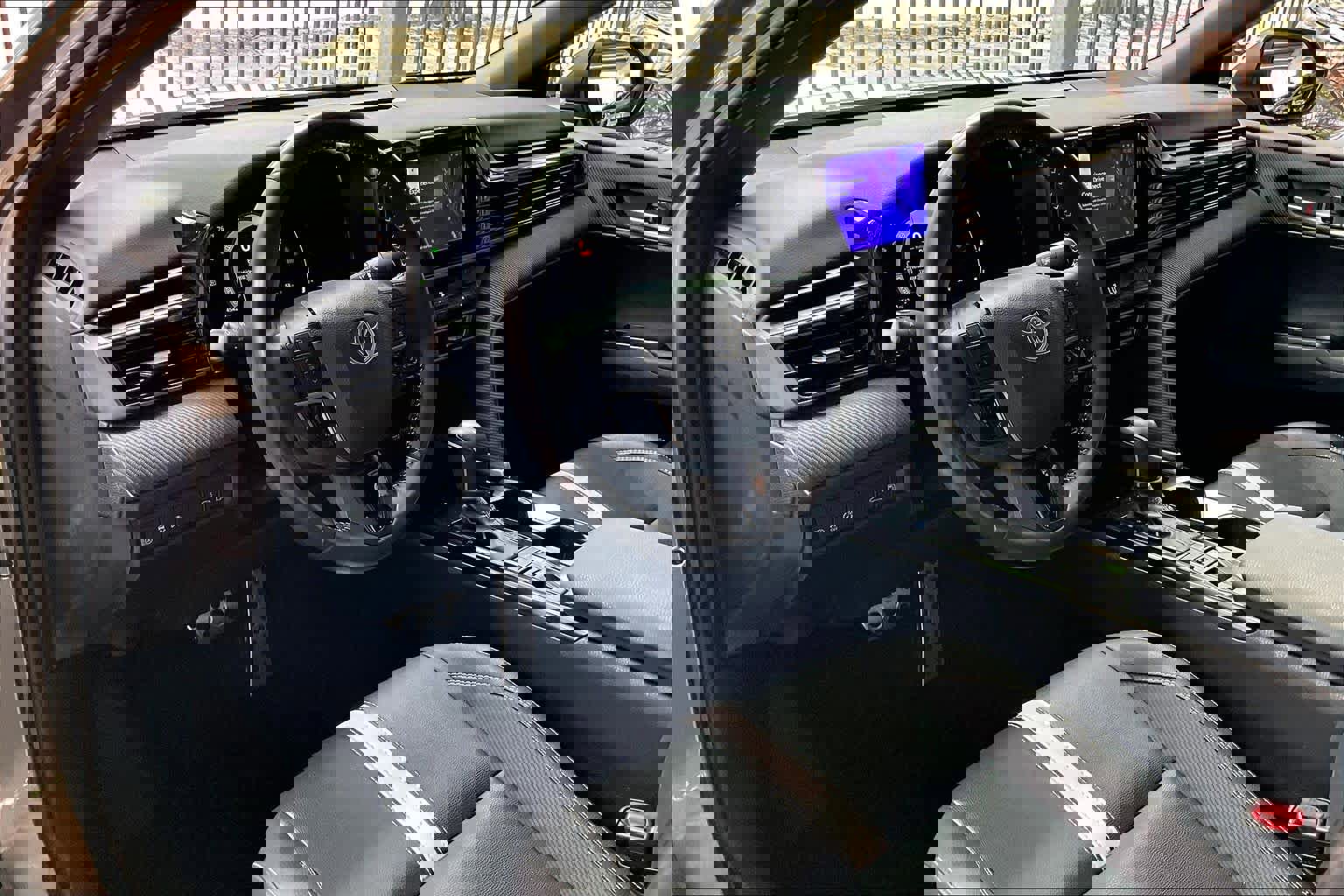 Used 2025 Toyota Camry SE w/ Convenience Package image 17