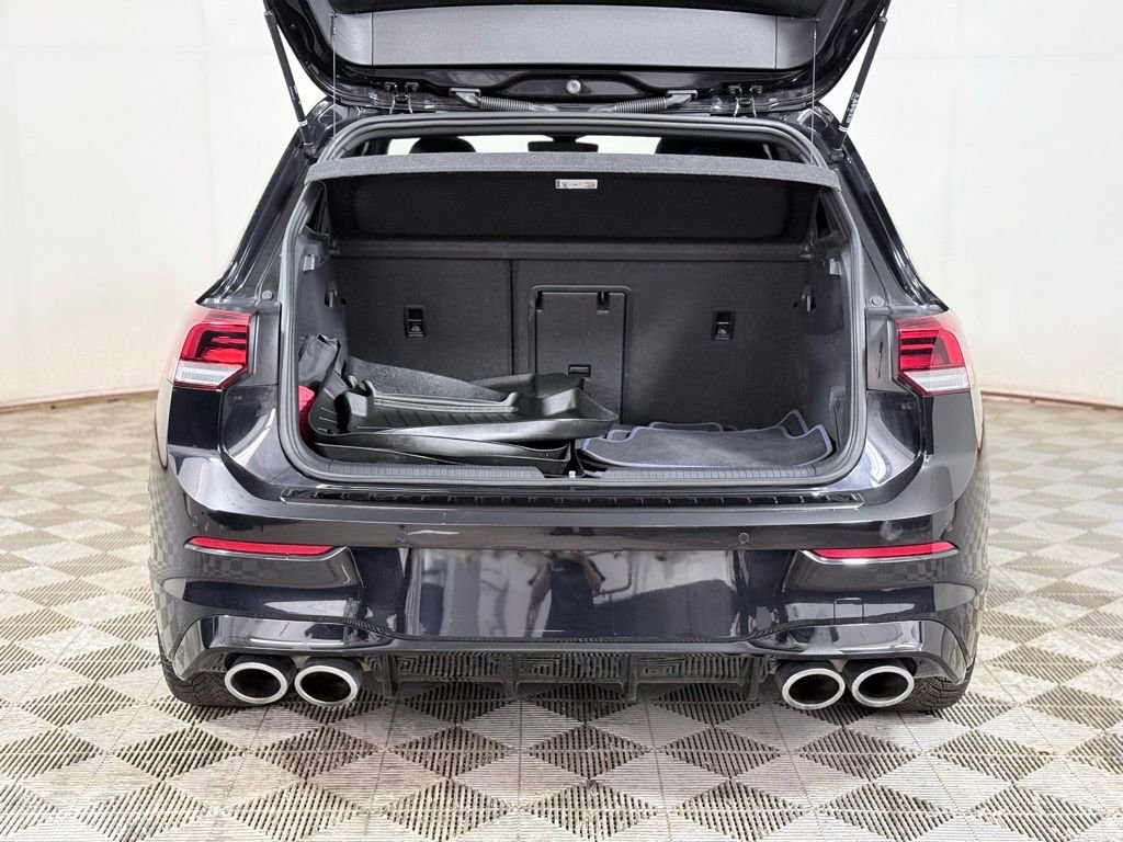 Used 2024 Volkswagen Golf R image 6