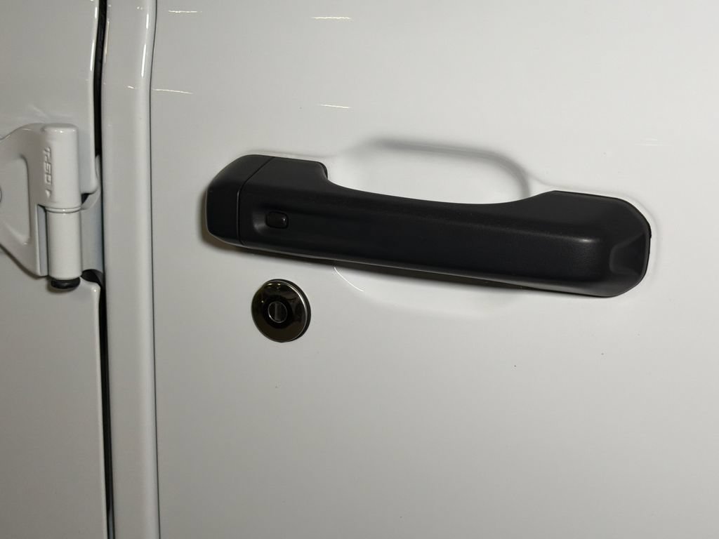 Used 2024 Jeep Wrangler Unlimited AWD/4WD image 11