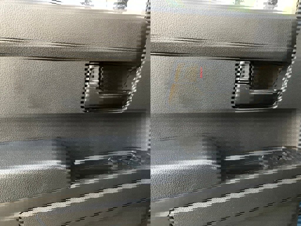 Certified 2026 Toyota Tacoma SR5 image 10