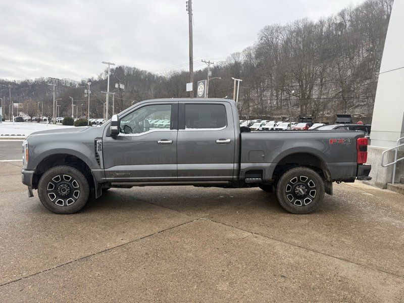 Used 2023 Ford F350 Platinum image 4