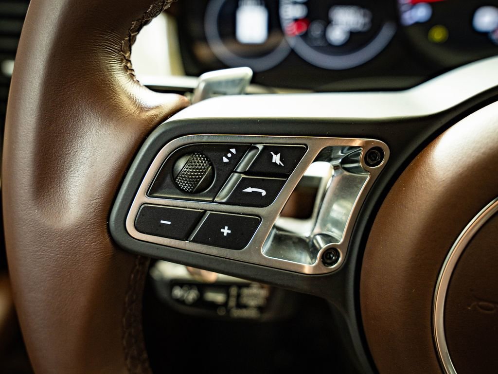 Certified 2021 Porsche Cayenne Turbo AWD/4WD image 40