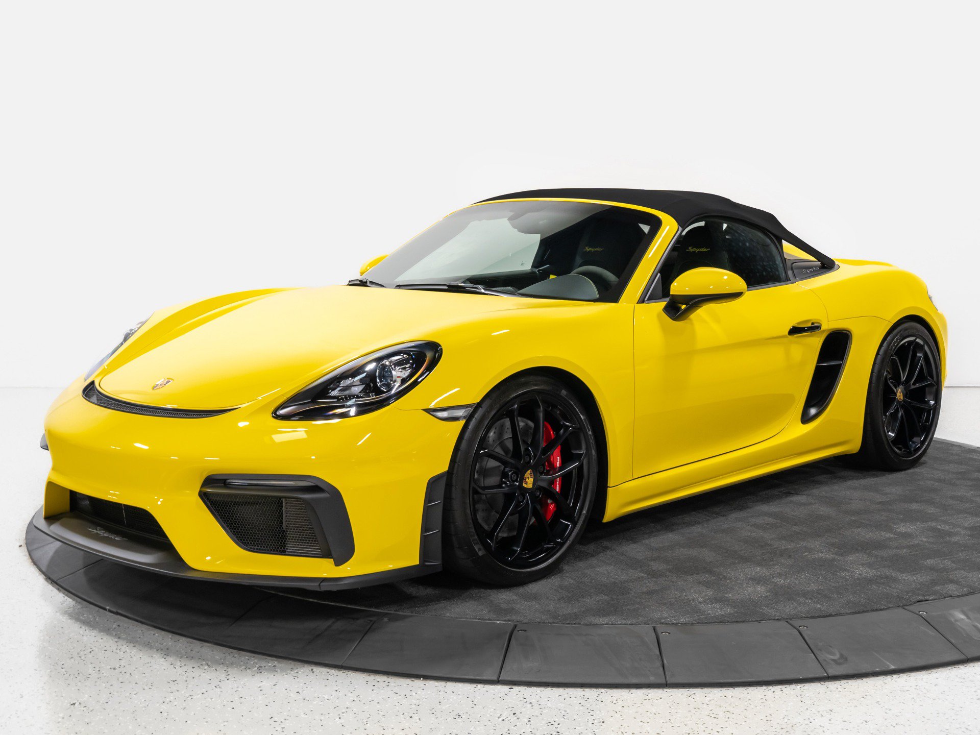 Used 2022 Porsche 718 Boxster Spyder RWD image 15