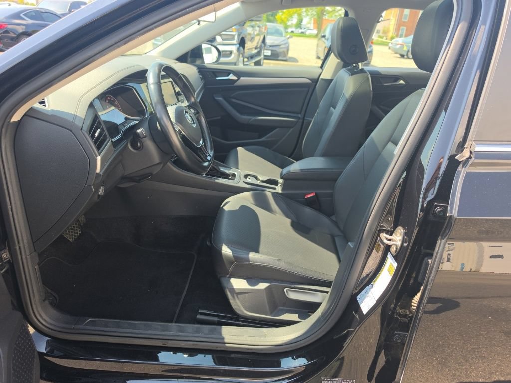 Used 2019 Volkswagen Jetta SE FWD image 12