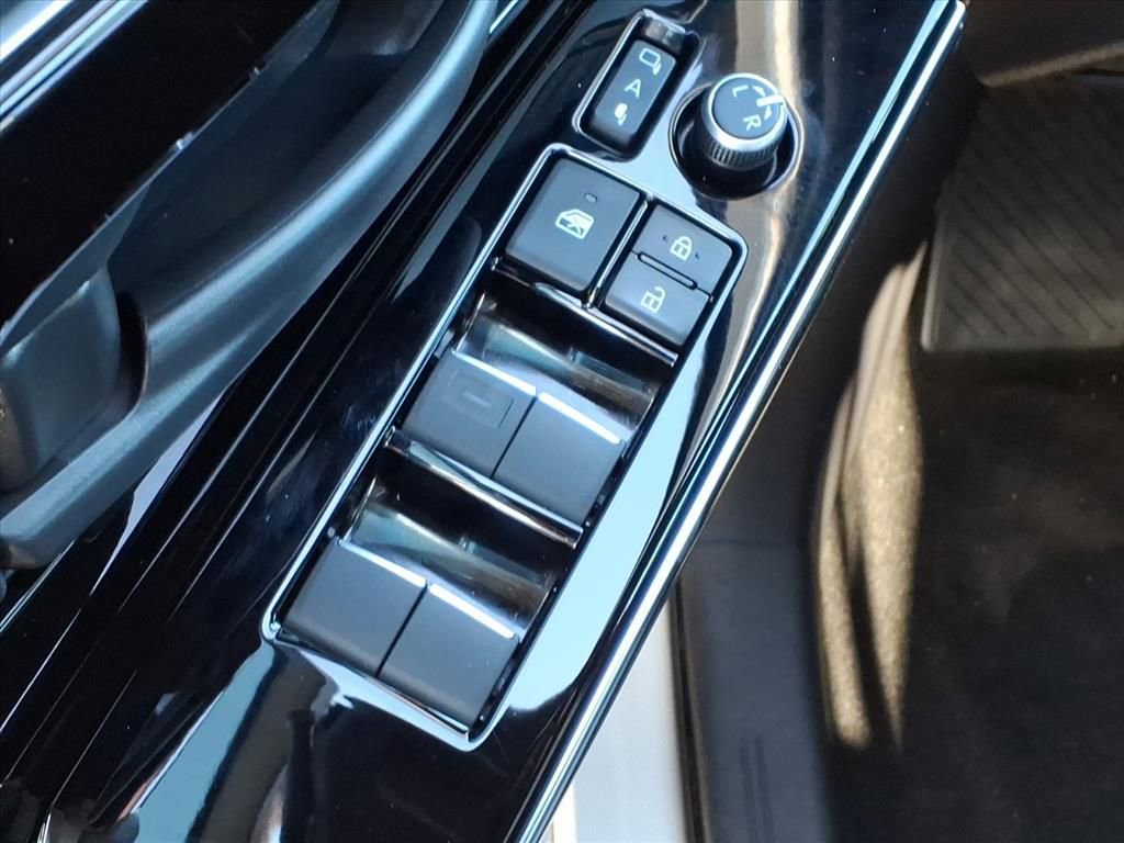 Certified 2023 Subaru Solterra AWD image 29