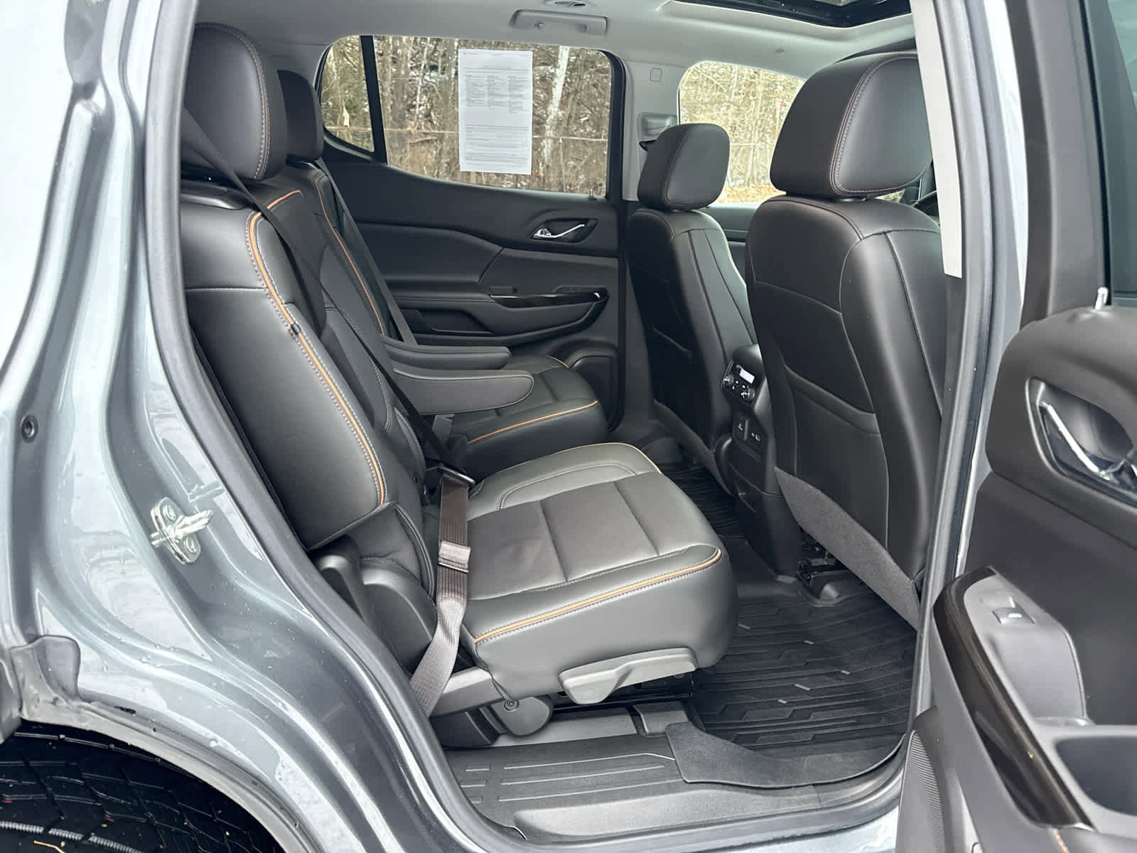 Used 2022 GMC Acadia AT4 w/ Technology Package image 27