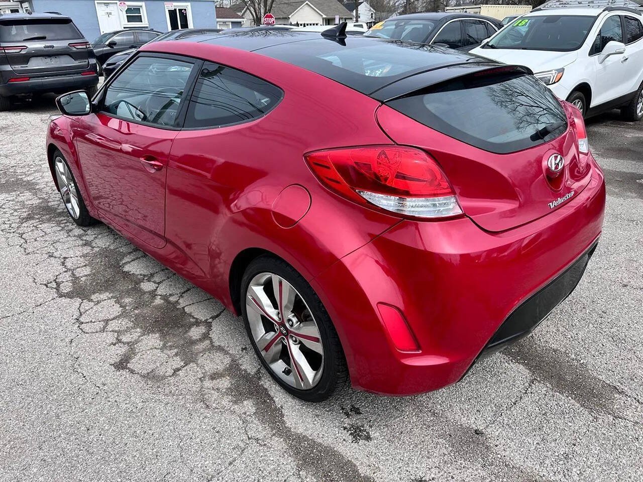 Used 2017 Hyundai Veloster Value Edition FWD image 4