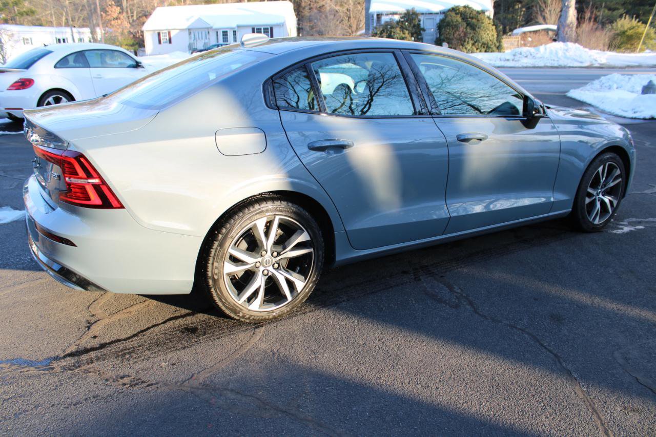 Used 2023 Volvo S60 B5 Core image 5