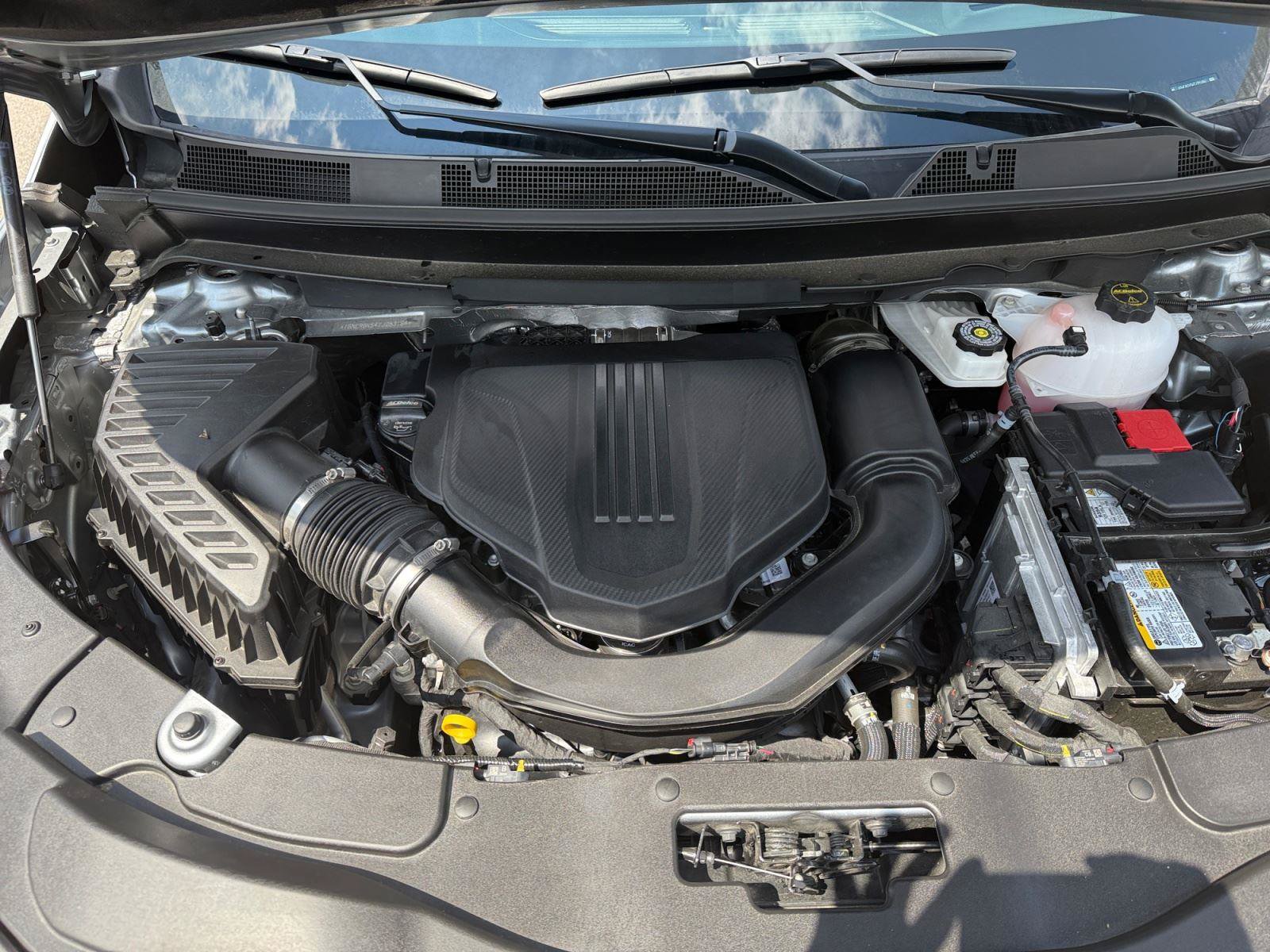 Used 2026 Chevrolet Traverse LT w/ LPO, Floor Liner Package FWD image 32