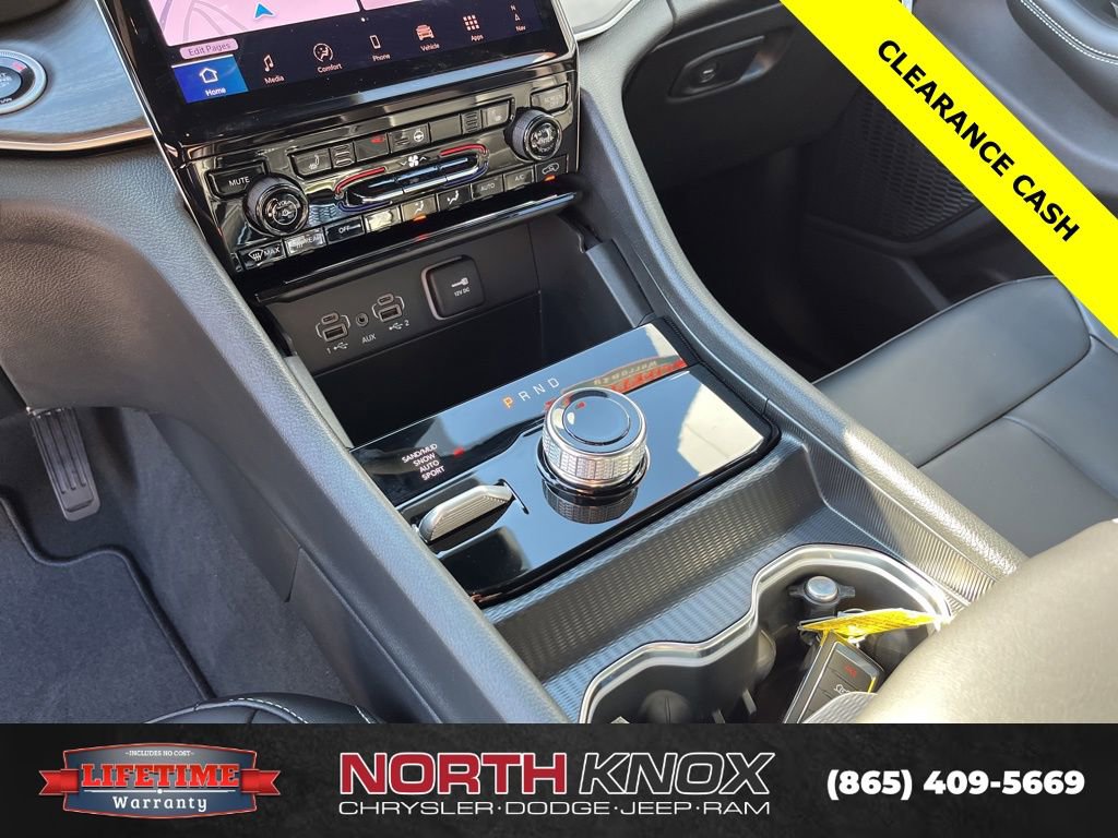 New 2025 Jeep Grand Cherokee L Limited image 11