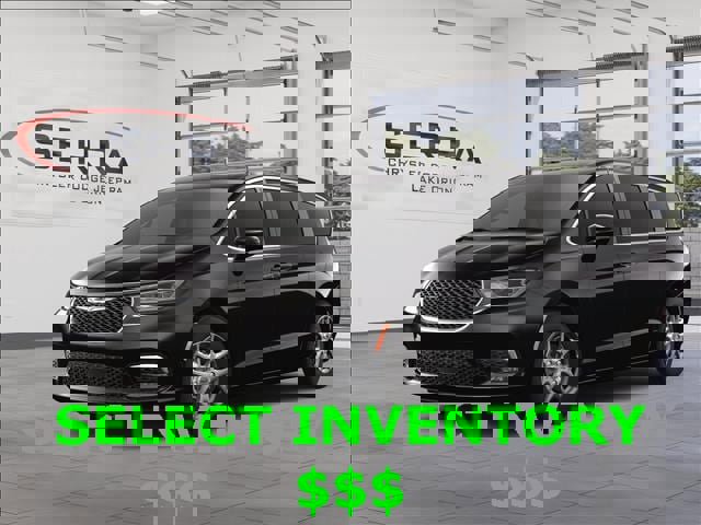 New 2025 Chrysler Pacifica Select
