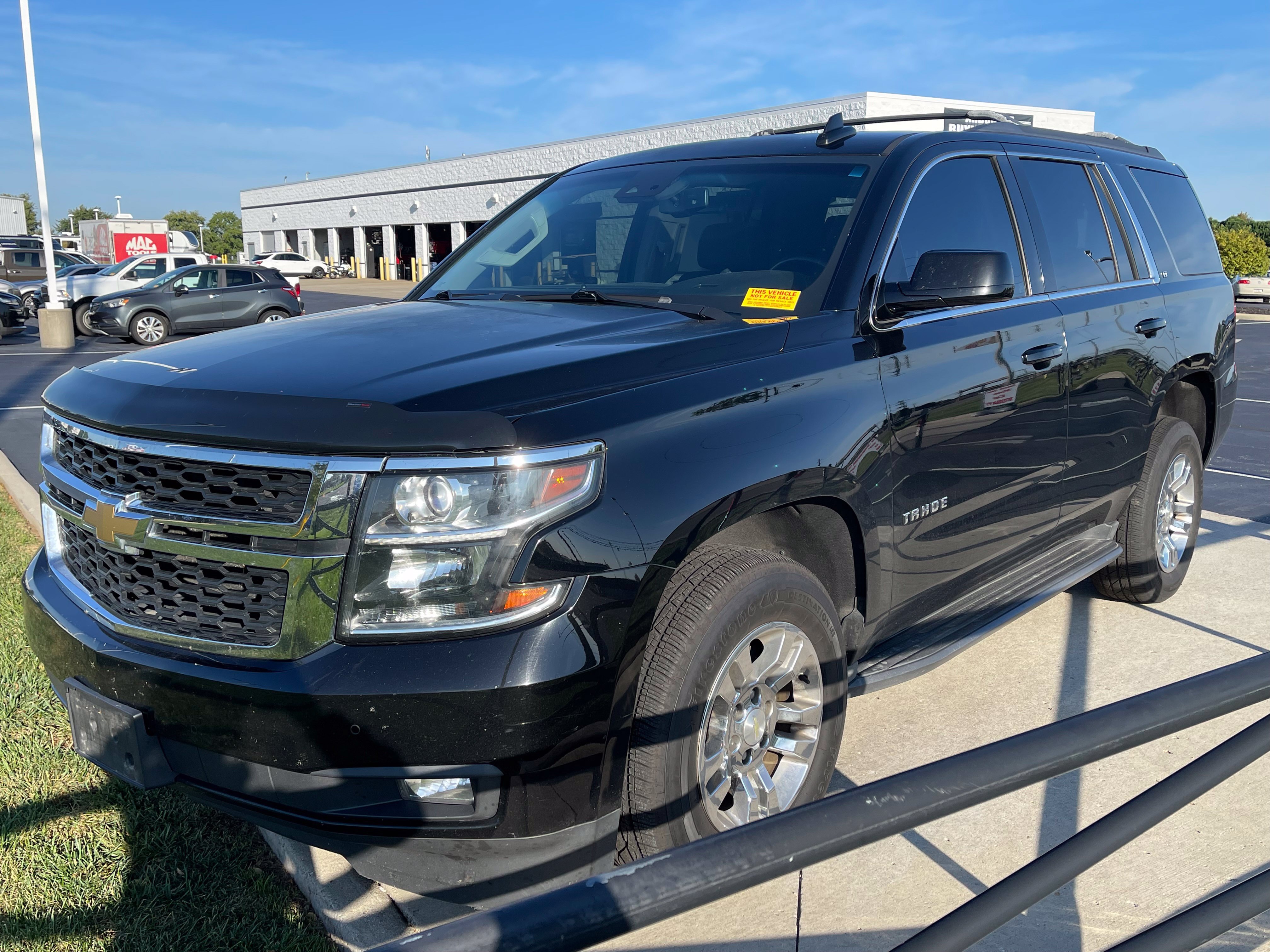 Used 2016 Chevrolet Tahoe LT w/ Luxury Package AWD/4WD image 3