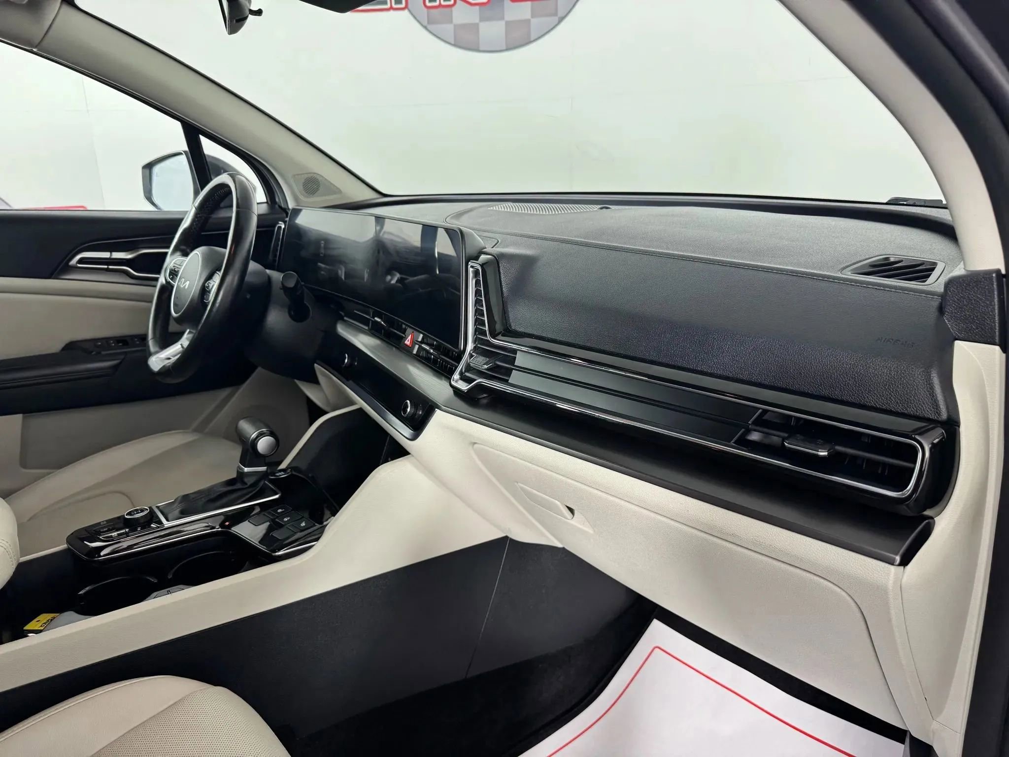 Used 2023 Kia Sportage EX AWD/4WD image 12