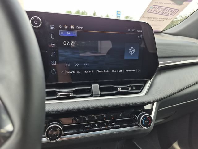 Used 2025 Chevrolet Equinox LT w/ Safety and Technology Package AWD/4WD image 15