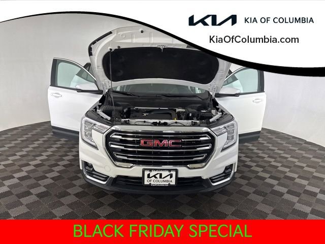 Used 2024 GMC Terrain SLT image 11