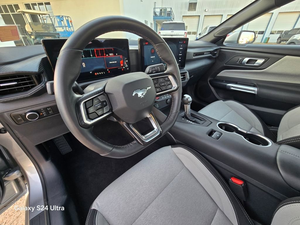 Used 2024 Ford Mustang EcoBoost image 10