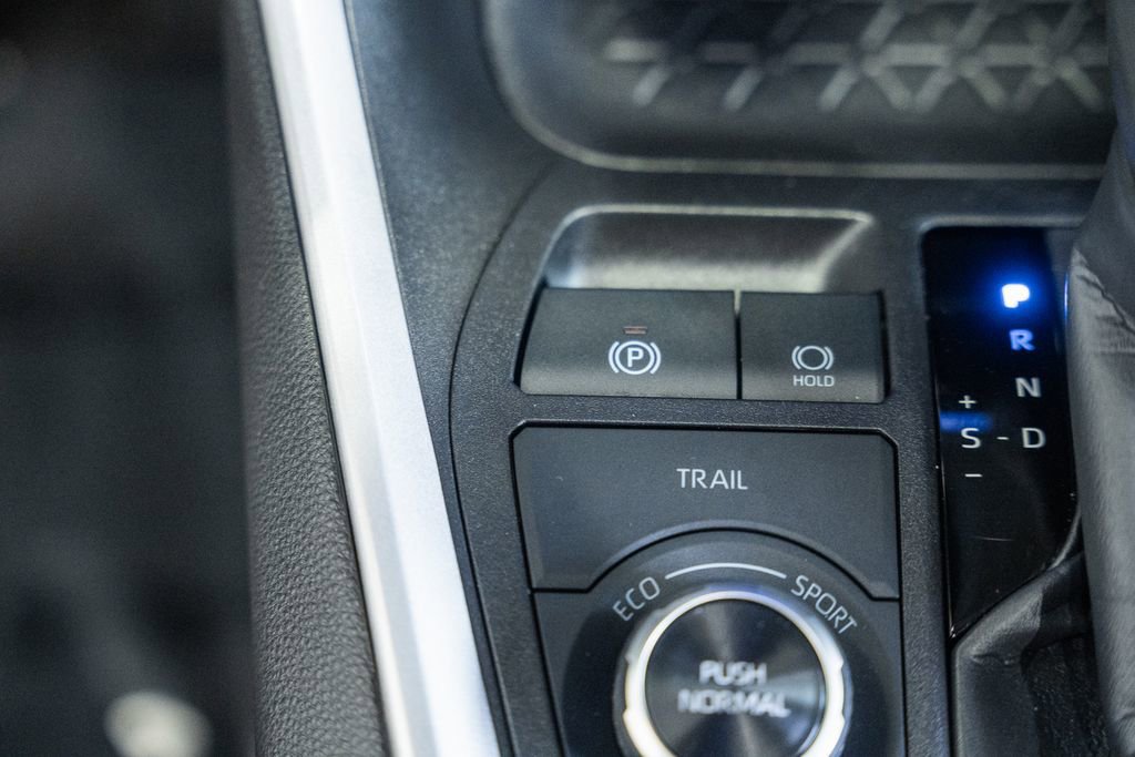 Used 2025 Toyota RAV4 XLE image 25