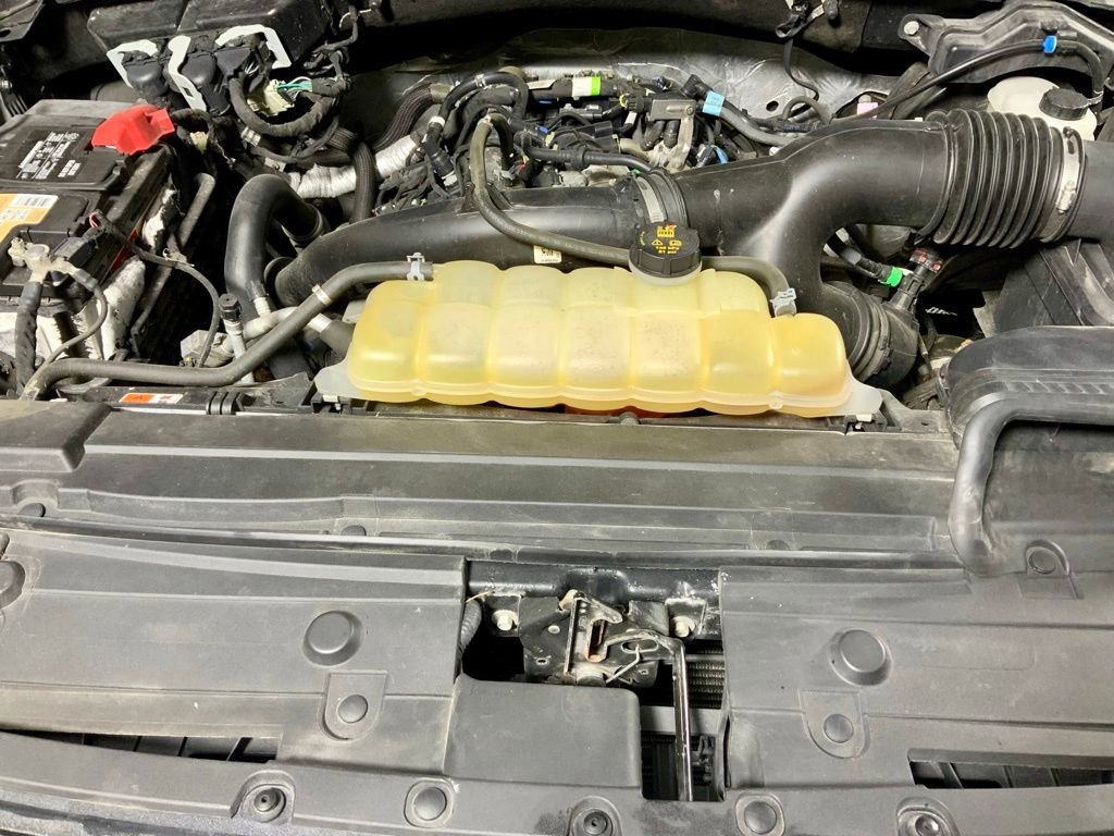 Used 2019 Ford F150 XLT w/ Equipment Group 302A Luxury AWD/4WD image 10