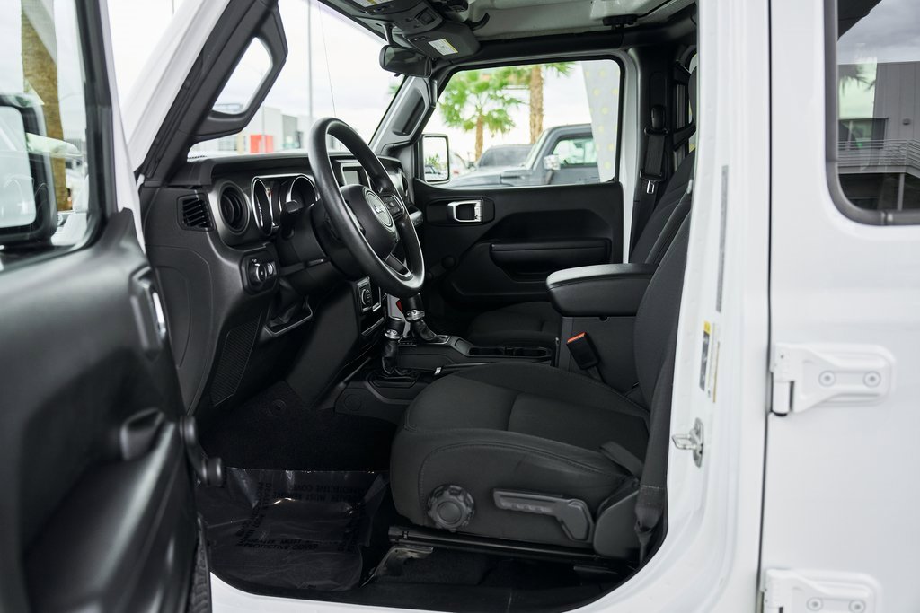 Used 2023 Jeep Wrangler Sport image 23