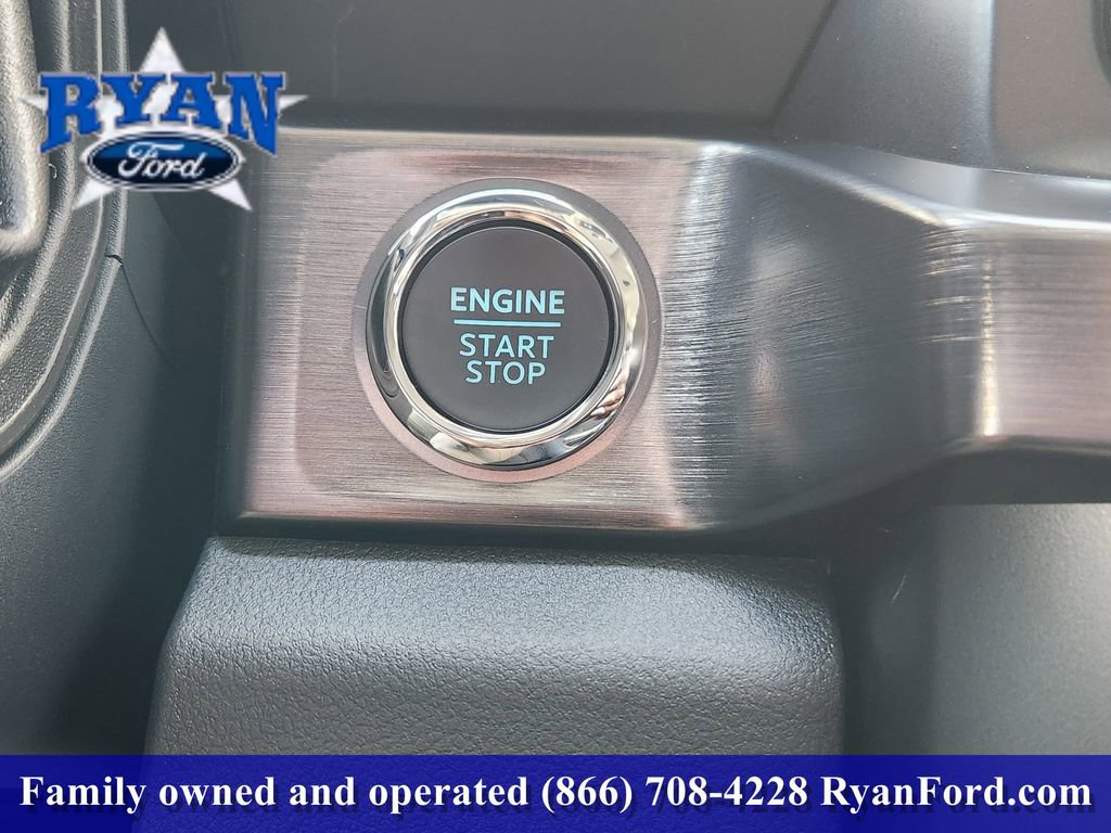 New 2026 Ford F250 Lariat w/ Black Appearance Package AWD/4WD image 16