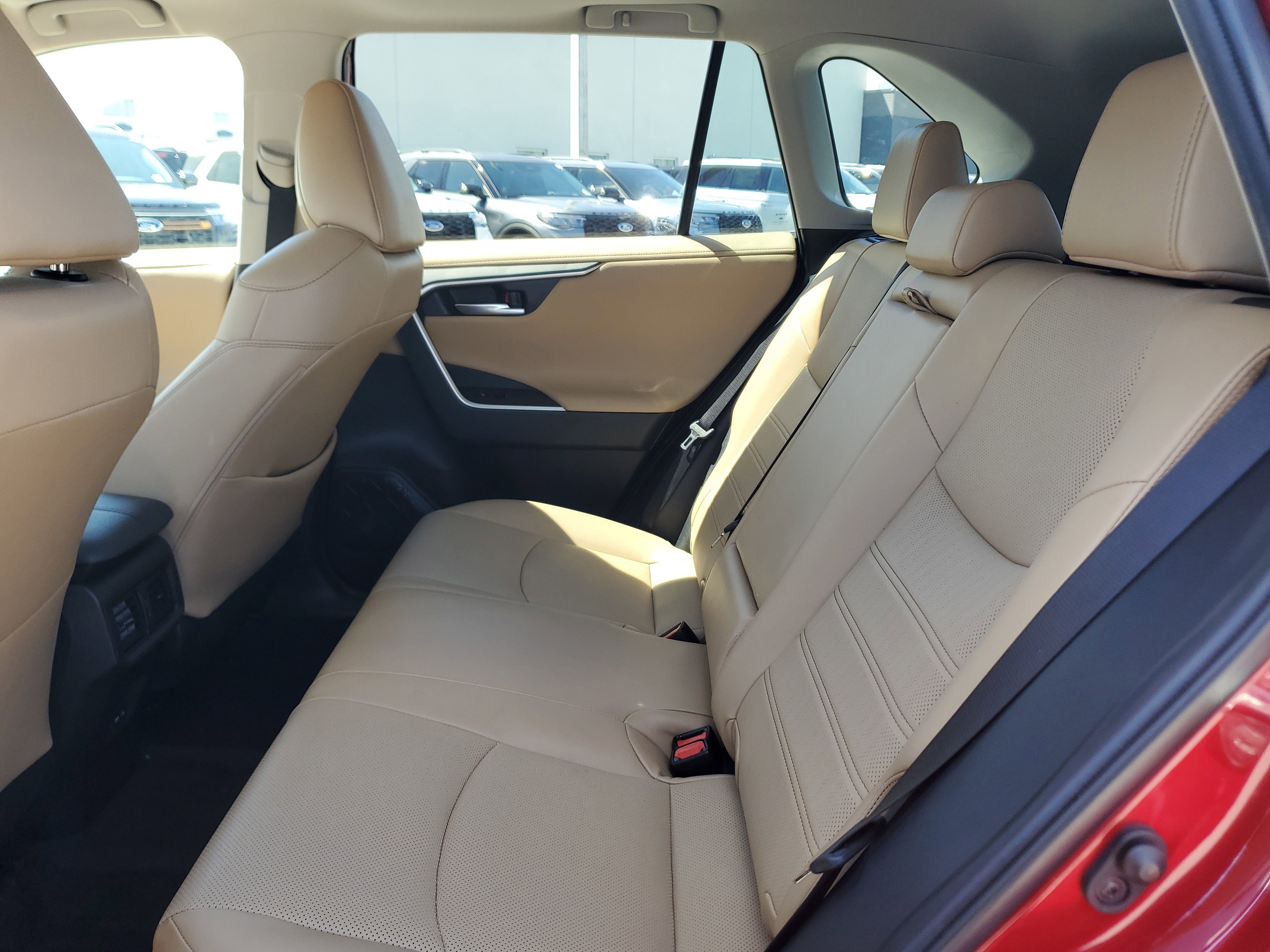 Used 2023 Toyota RAV4 Limited image 14