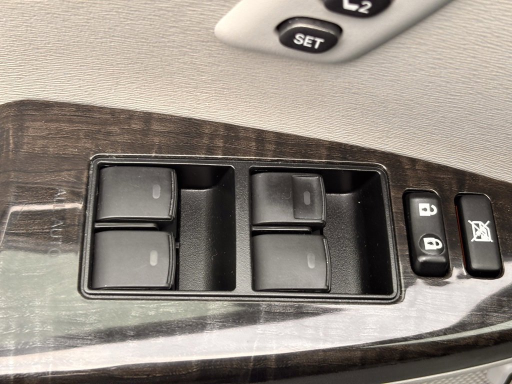 Used 2013 Toyota Venza XLE image 12