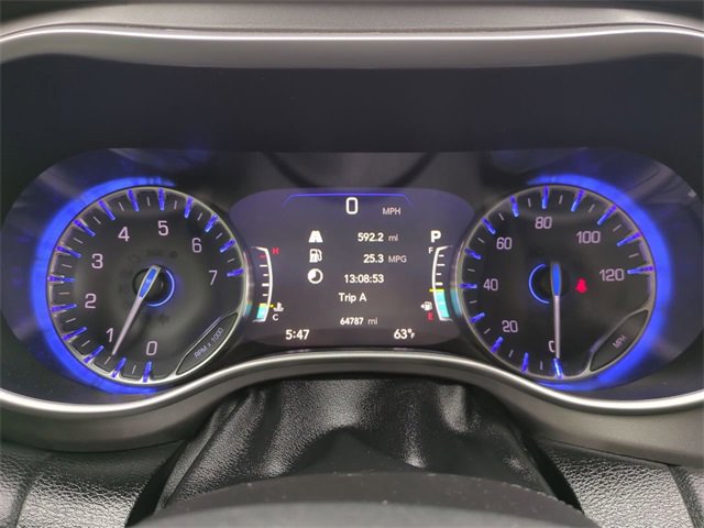 Used 2024 Chrysler Pacifica Touring-L image 26