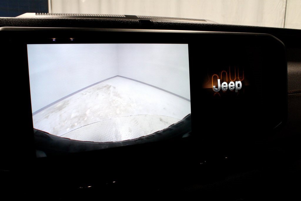 Used 2024 Jeep Wrangler Unlimited image 2